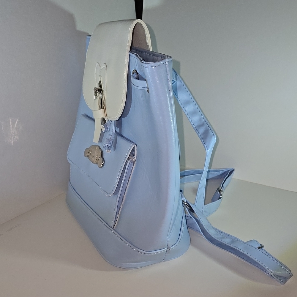 Hello Kitty's Friend Cinnamaroll Light Blue and White Heart Buckle Backpack
